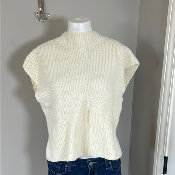 Anthropologie Cream Sleeveless Sweater Top - Picture 2 of 11